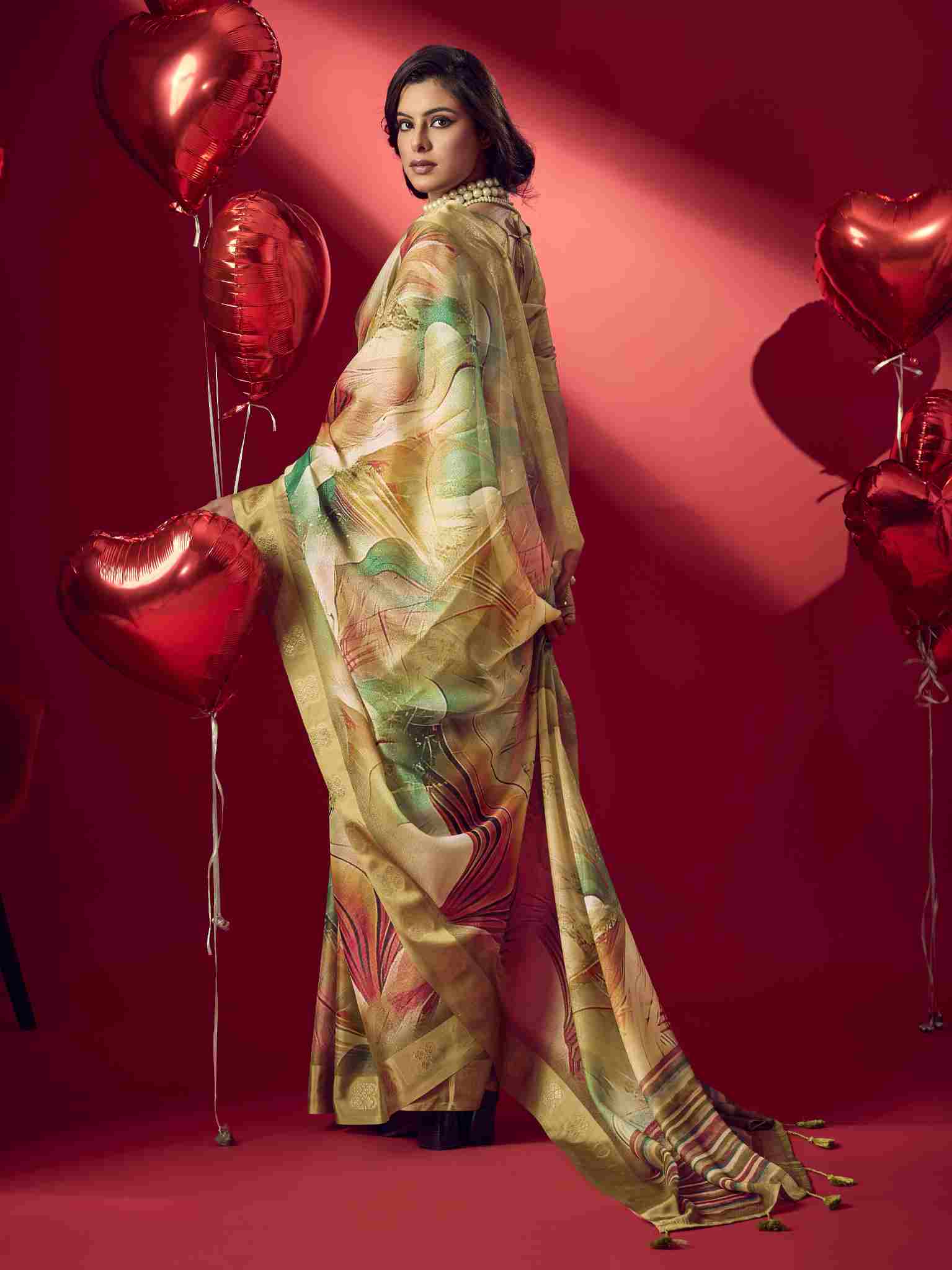 Green Jacquard Printed Saree with Unstitched Blouse