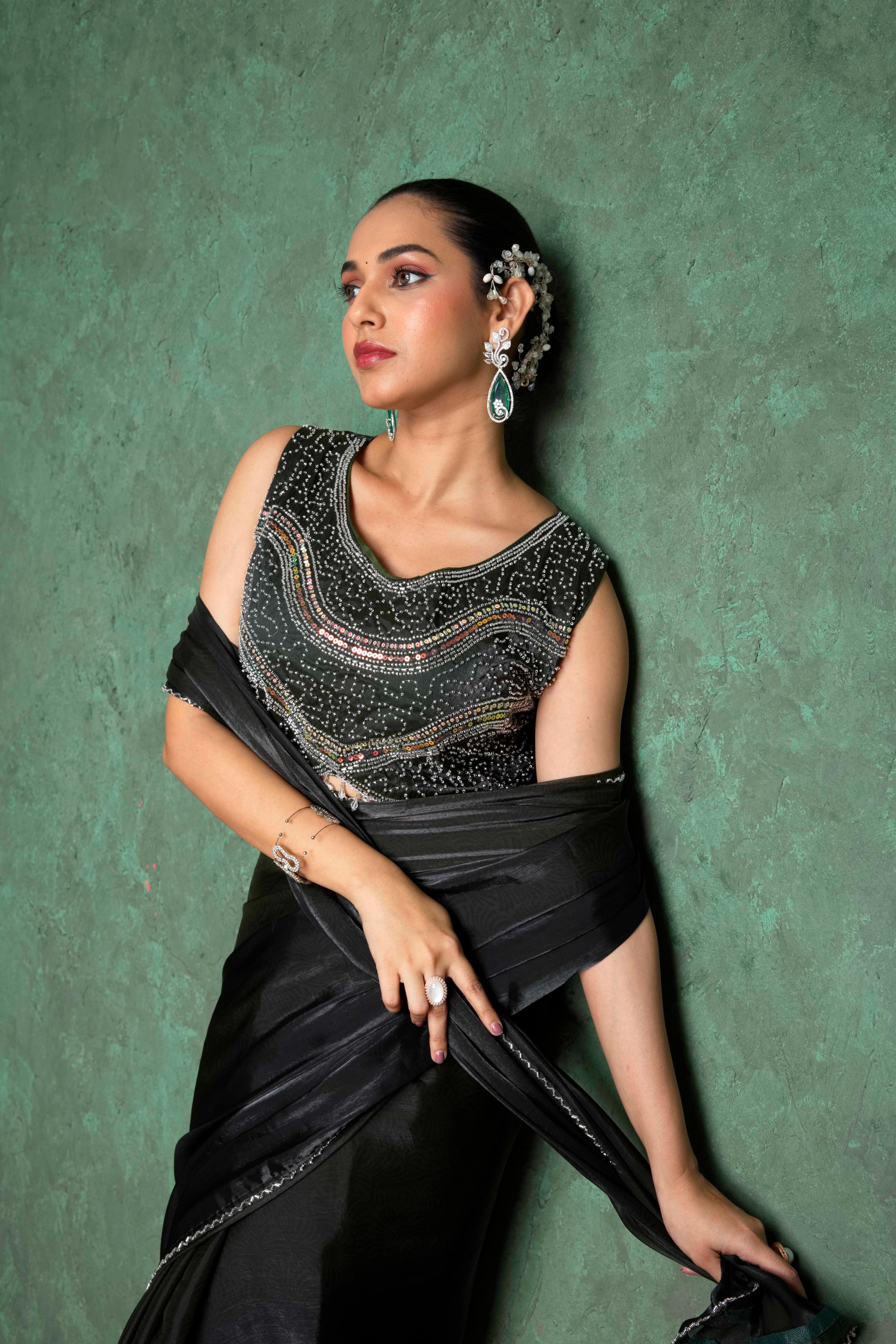 Elegant Black Saree with Delicate Embroidery