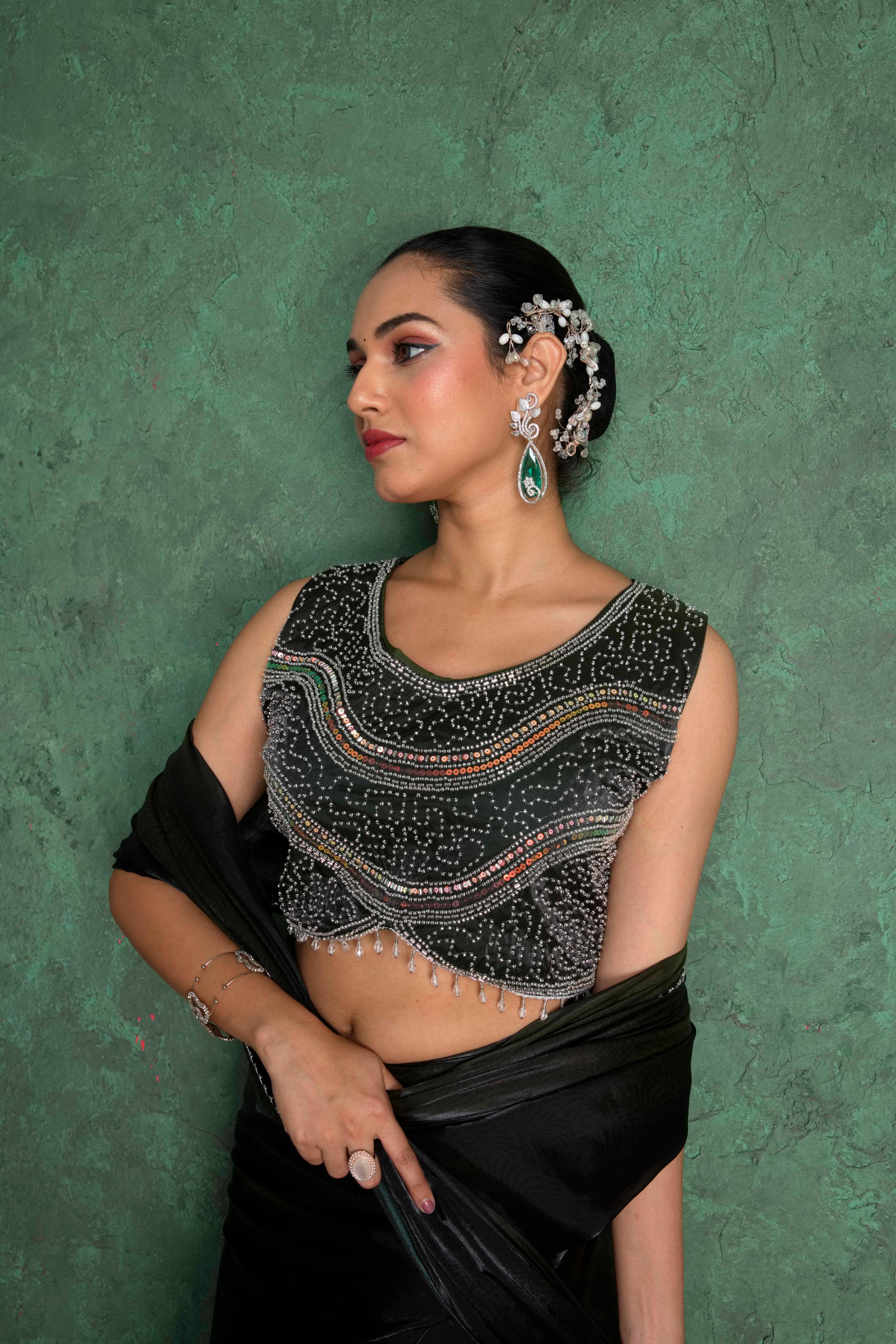 Elegant Black Saree with Delicate Embroidery