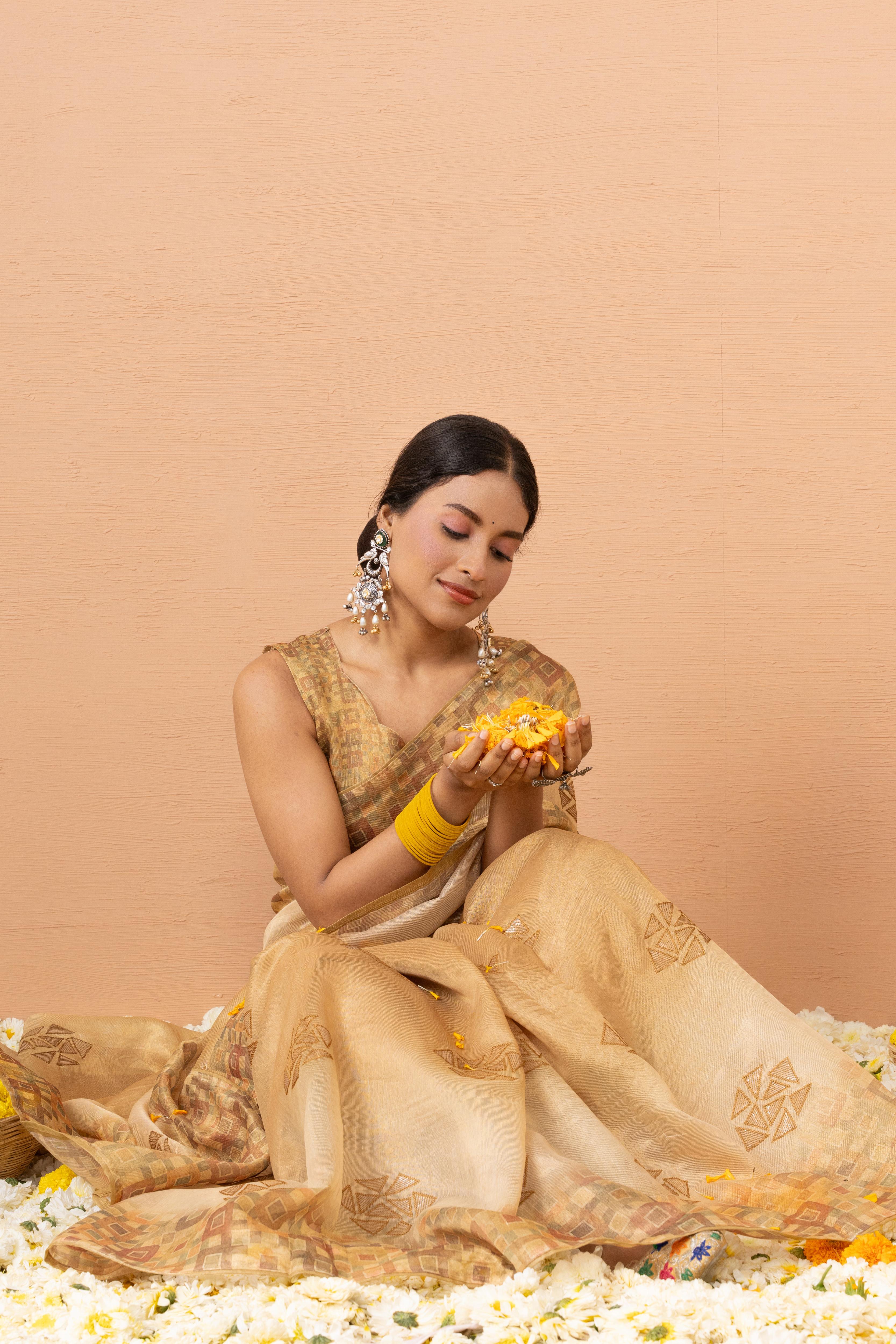Yellow Tissue Saree With Embroidery Boota
