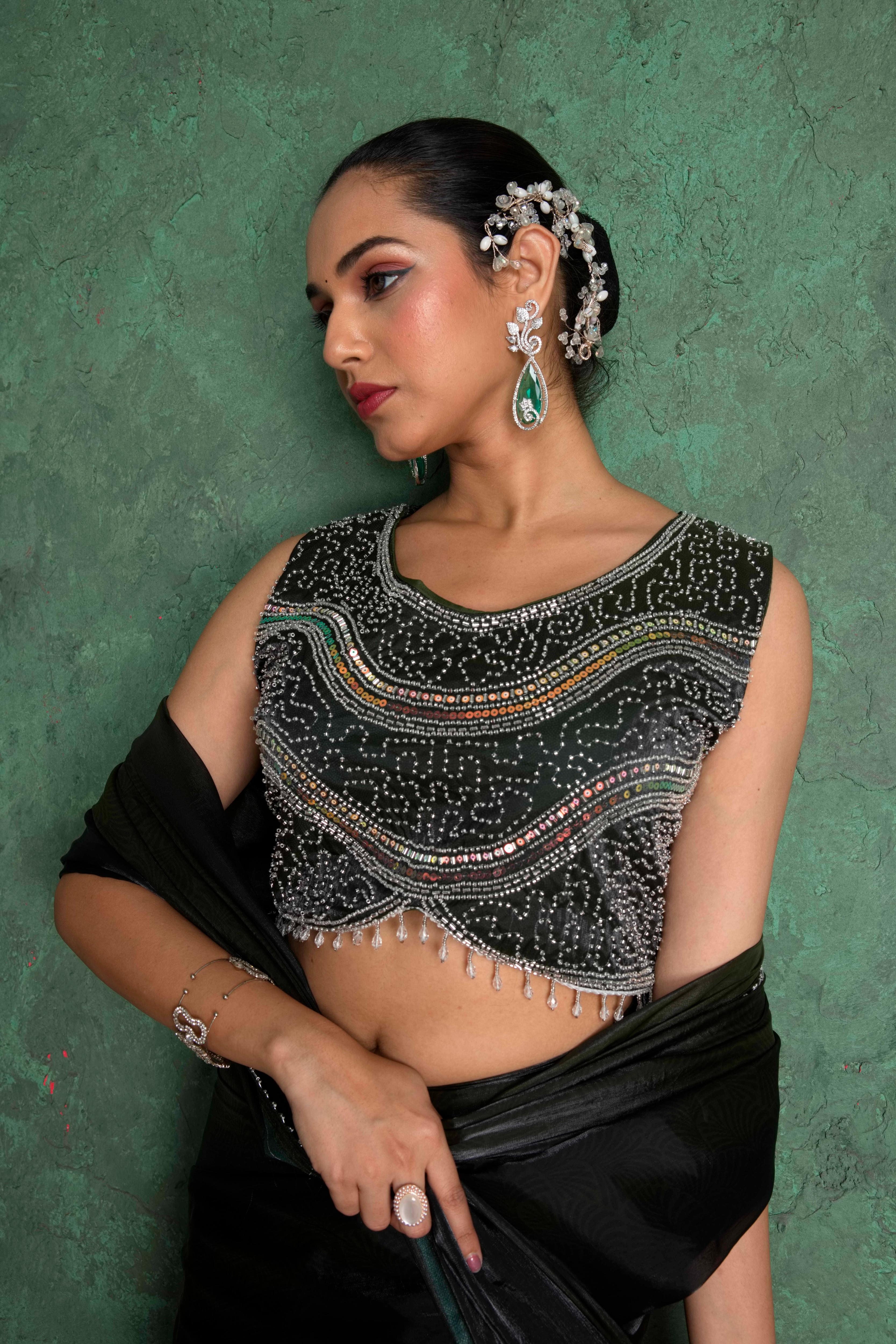 Elegant Black Saree with Delicate Embroidery